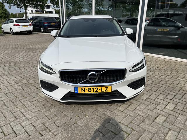 Volvo V60 2.0 B3 Core Carplay / Led / ACC / Clima
