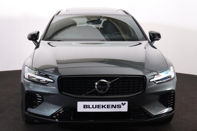 Volvo V60 T6 Recharge AWD Plus Dark - Panorama/schuifdak - IntelliSafe Assist & Surround - 360º Camera - Harman/Kardon audio - Verwarmde voorstoelen, stuur & achterbank - Parkeersensoren voor & achter - Elektr. bedienb. voorstoelen met geheugen - Head up display - 