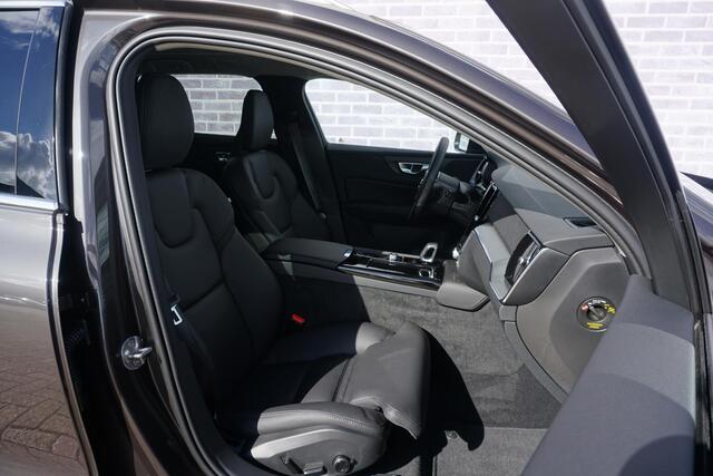 Volvo V60 2.0 T6 Plug-in hybrid AWD Plus Bright | SOH:97% | Trekhaak | | Long Range | Trekhaak | 18" licht metalen velgen | parkeersensoren vóór en achter | camera | panorama dak | Google auto | Full LED | verwarmde voorstoelen en achterbank |