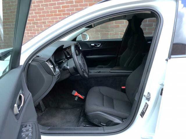 Volvo V60 2.0 T4 AUT Polester / DAB+ / Apple Carplay / Trekhaak