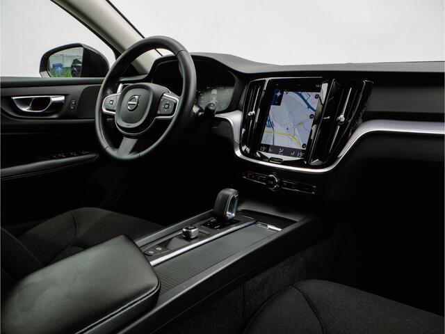 Volvo V60 2.0 B3 Momentum Advantage Stoel-stuurverwarming/ Camera/ Dab/ Navigatie/ Carplay/ Pdc v+a