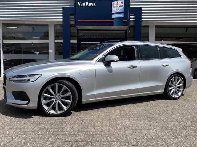 Volvo V60 2.0 T6 Twin Engine AWD Momentum Pro / Luxury Line / Styling Pack / NL-auto / 1e eigenaar / Volledig dealer onderhouden / BTW verrekenbaar / HV-Accu verv. bij 97.000 km / Vol-Lederen comfortstoelen / Open-Panoramadak / Adaptive Cruise + Pilot Assist / LED-