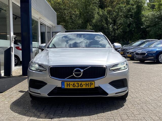 Volvo V60 2.0 T6 Twin Engine AWD Momentum Pro / Luxury Line / Styling Pack / NL-auto / 1e eigenaar / Volledig dealer onderhouden / BTW verrekenbaar / HV-Accu verv. bij 97.000 km / Vol-Lederen comfortstoelen / Open-Panoramadak / Adaptive Cruise + Pilot Assist / LED-