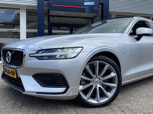 Volvo V60 2.0 T6 Twin Engine AWD Momentum Pro / Luxury Line / Styling Pack / NL-auto / 1e eigenaar / Volledig dealer onderhouden / BTW verrekenbaar / HV-Accu verv. bij 97.000 km / Vol-Lederen comfortstoelen / Open-Panoramadak / Adaptive Cruise + Pilot Assist / LED-