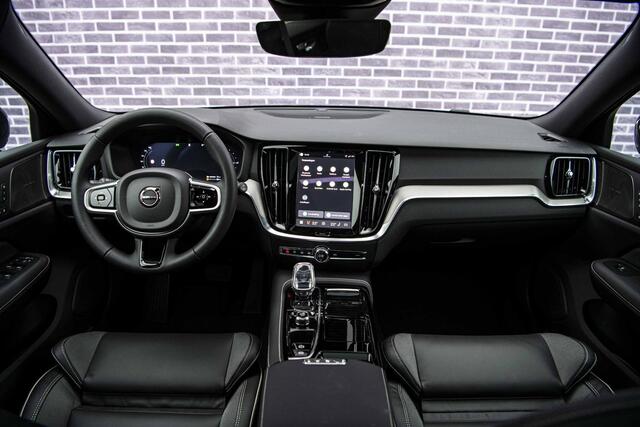 Volvo V60 2.0 T6 Plug-in hybrid AWD Ultra Dark | Schuif-/kanteldak | Head Up Display | Donker Glas | Sportstoelen | Power Seats | Harman Kardon |