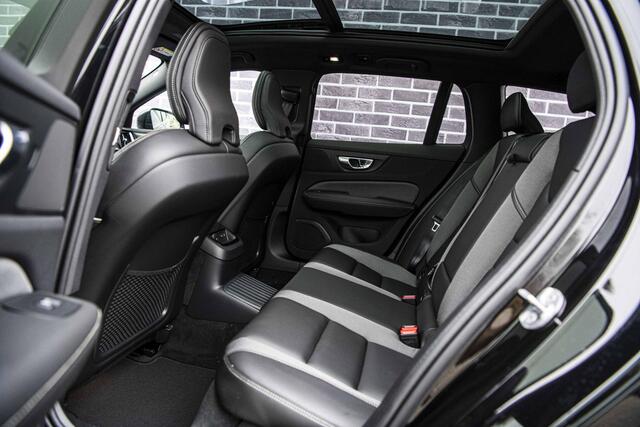Volvo V60 2.0 T6 Plug-in hybrid AWD Ultra Dark | Schuif-/kanteldak | Head Up Display | Donker Glas | Sportstoelen | Power Seats | Harman Kardon |