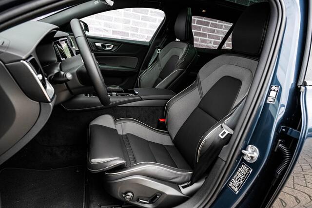Volvo V60 2.0 T6 Plug-in hybrid AWD Ultra Dark | Schuif-/kanteldak | Head Up Display | Donker Glas | Sportstoelen | Power Seats | Harman Kardon |