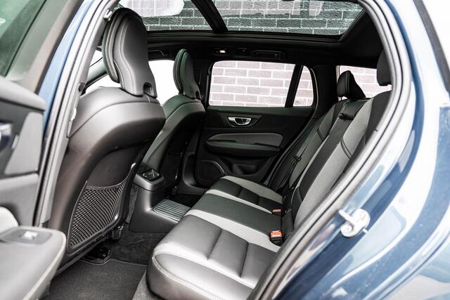 Volvo V60 2.0 T6 Plug-in hybrid AWD Ultra Dark | Schuif-/kanteldak | Head Up Display | Donker Glas | Sportstoelen | Power Seats | Harman Kardon |