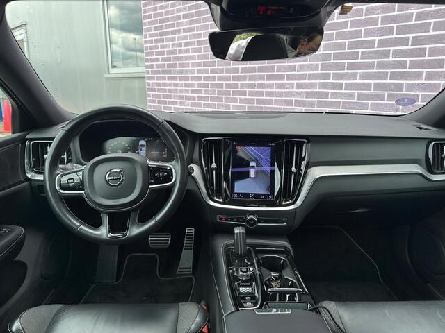Volvo V60 2.0 T6 Recharge AWD R-Design | Trekhaak | Plug-in Hybrid (PHEV) | Polestar Exterieur | Head-up Display | Panoramadak | Harman Kardon Audio | 360 Graden Camera | Parkeersensoren | Elektrisch Verstelbare Voorstoelen | Keyless Entry | Elektrische Achterklep | Navigatie – foto 4