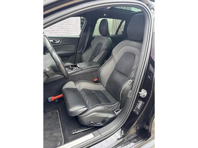 Volvo V60 2.0 T6 Recharge AWD R-Design | Trekhaak | Plug-in Hybrid (PHEV) | Polestar Exterieur | Head-up Display | Panoramadak | Harman Kardon Audio | 360 Graden Camera | Parkeersensoren | Elektrisch Verstelbare Voorstoelen | Keyless Entry | Elektrische Achterklep | Navigatie – foto 5