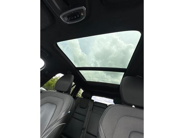 Volvo V60 2.0 T6 Recharge AWD R-Design | Trekhaak | Plug-in Hybrid (PHEV) | Polestar Exterieur | Head-up Display | Panoramadak | Harman Kardon Audio | 360 Graden Camera | Parkeersensoren | Elektrisch Verstelbare Voorstoelen | Keyless Entry | Elektrische Achterklep | Navigatie – foto 6