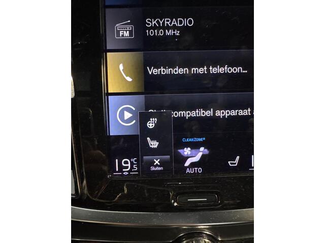 Volvo V60 2.0 T6 Recharge AWD R-Design | Trekhaak | Plug-in Hybrid (PHEV) | Polestar Exterieur | Head-up Display | Panoramadak | Harman Kardon Audio | 360 Graden Camera | Parkeersensoren | Elektrisch Verstelbare Voorstoelen | Keyless Entry | Elektrische Achterklep | Navigatie – foto 10