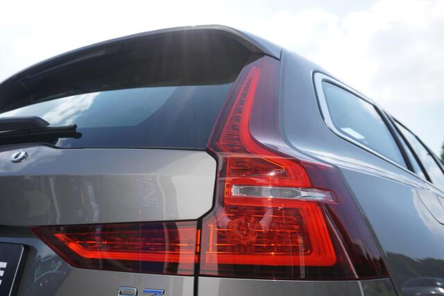 Volvo V60 2.0 B3 Inscription | BLIS | Trekhaak | Panorama-Schuifdak | Harman/Kardon Audio | Adaptieve cruise control |