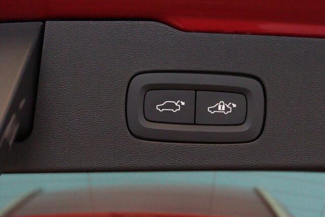Volvo V60 2.0 B4 Business Pro Automaat | NAVI / APPCONNECT | PDC ACHTER | STUUR / STOELVERW | ADAP CRUISE | LANE-ASSIST |