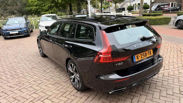 Volvo V60 2.0 B3 R-Design | Panoramadak | Harman Kardon | Black Pack |