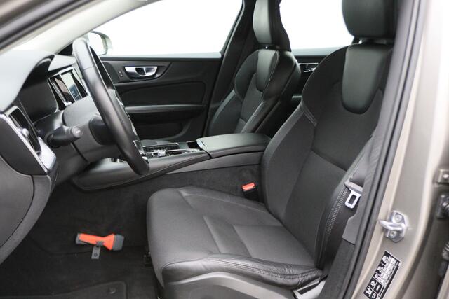 Volvo V60 2.0 T6 Twin Engine AWD Momentum Pro Climate, Cruise, Navigatie, Apple Carplay, LED, Trekhaak, 19''
