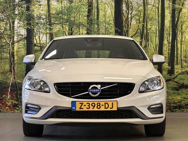 Volvo V60 2.4 D6 Twin Engine Special Edition | Dealer Onderhouden | Cruise Control | Stoelverwarming | Parkeersensoren Achter | Navigatie | Trekhaak