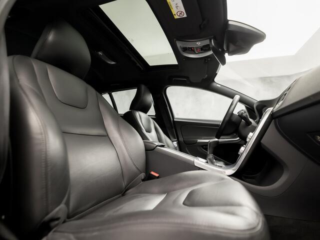 Volvo V60 2.0 T3 Nordic+ 152Pk (SCHUIFDAK, NAVIGATIE, MEMORY SEAT, LEDER, STOELVERWARMING, SPORTSTOELEN, PARKEERSENSOREN, CRUISE, NIEUWSTAAT)