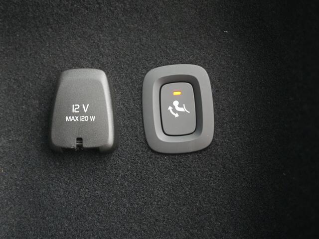 Volvo V60 T6 AWD Plus Bright LONG RANGE PHEV 350pk Dealer O.H. | Trekhaak Af Fabriek | Panodak | Adaptive Cruise | 360 Camera | Comfortstoelen Memory & Verwarmd | Stuur Verwarmd | Keyless | Blis | Apple Carplay | Google Assistent | DAB | Plug In Hybrid |