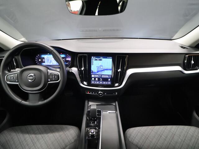 Volvo V60 2.0 B4 Core [APPLE CARPLAY, ANDROID, ADAPTIVE CRUISE, ELEKTRISCHE STOELEN, TREKHAAK, DRAADLOOS OPLADEN, ELEKTRISCHE ACHTERKLEP, LED, BLUETOOTH, NAVIAGTIE, NIEUWSTAAT]