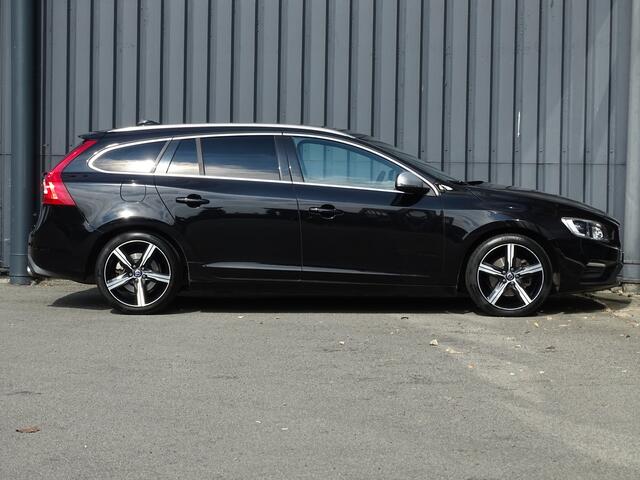 Volvo V60 2.0 T4 Business Sport R-Design | Leder | Pano | Trekhaak