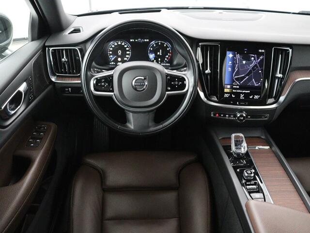 Volvo V60 2.0 B4 Inscription | Panoramadak | Trekhaak | Head-up | Harman/Kardon | Adaptive cuise | Carplay | Stuur/stoelverwarming | 360 camera | Climate control | Leder