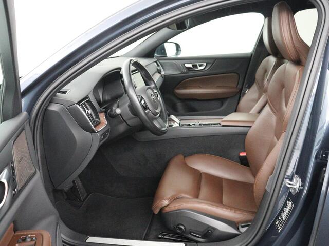 Volvo V60 2.0 B4 Inscription | Panoramadak | Trekhaak | Head-up | Harman/Kardon | Adaptive cuise | Carplay | Stuur/stoelverwarming | 360 camera | Climate control | Leder