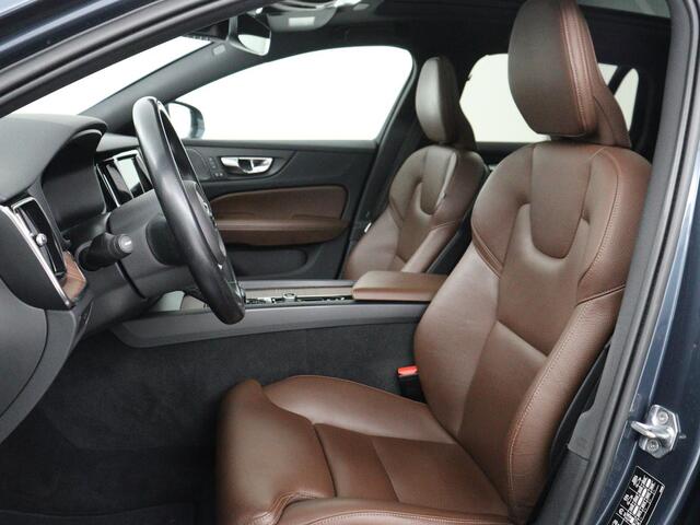 Volvo V60 2.0 B4 Inscription | Panoramadak | Trekhaak | Head-up | Harman/Kardon | Adaptive cuise | Carplay | Stuur/stoelverwarming | 360 camera | Climate control | Leder