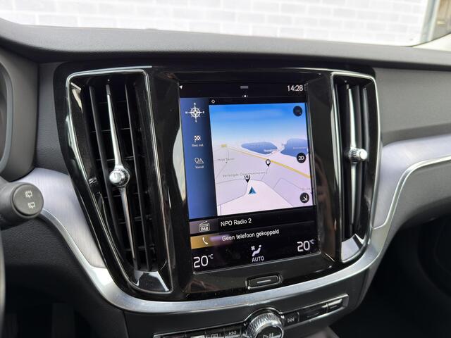 Volvo V60 2.0 B3 Business Pro | Trekhaak | Panoramadak | Achteruitrijcamera | Parkeersensoren | Keyless Entry | Elektrische Achterklep | Cruise Control Adaptief | BLIS | Navigatie | Apple Carplay | Android Auto