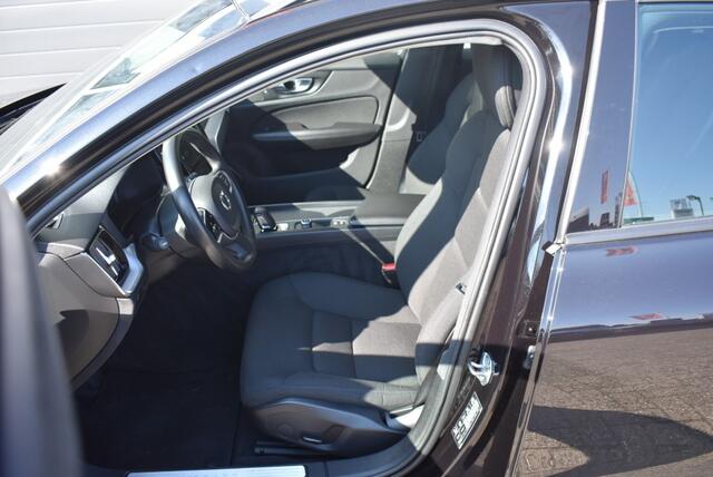 Volvo V60 2.0 AUT. B3 MOMENTUM / ADAP. CRUISE / PDC + P.CAM. / STOEL + STW VERW.