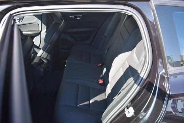 Volvo V60 2.0 AUT. B3 MOMENTUM / ADAP. CRUISE / PDC + P.CAM. / STOEL + STW VERW.