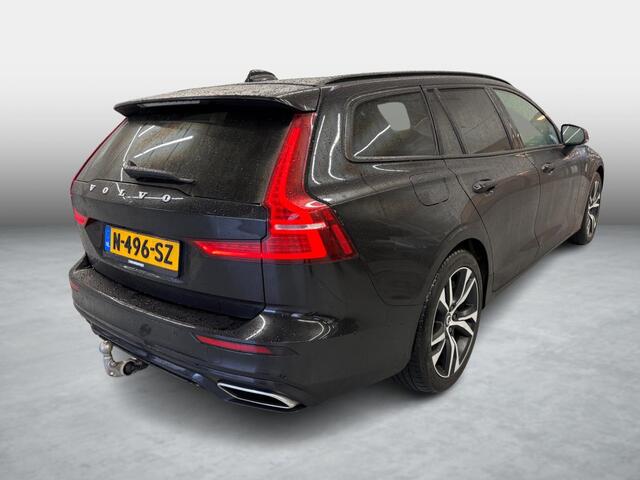 Volvo V60 2.0 T6 Recharge AWD R-Design | Plug-in Hybrid (PHEV) | Trekhaak | Harman Kardon Audio | Achteruitrijcamera | Parkeersensoren | LED Koplampen Adaptief | Keyless Entry | Elektrische Achterklep | Elektrisch Verstelbare Voorstoelen | Stoelverwarming | Navigat