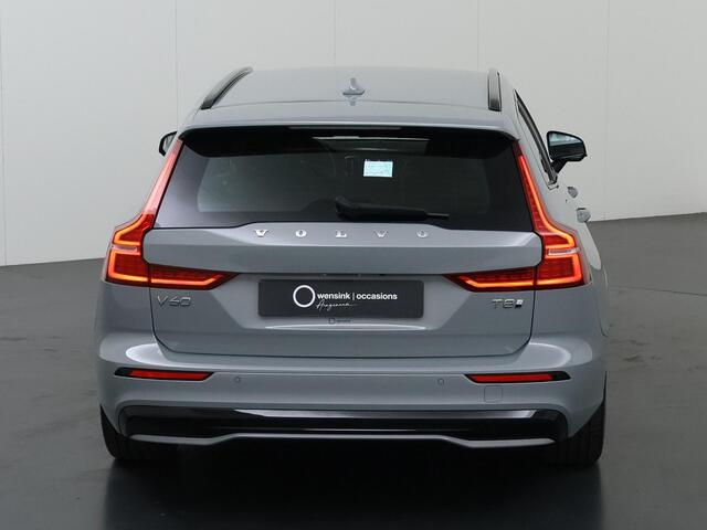Volvo V60 2.0 T8 Plug-in hybrid AWD Plus Dark | Ele.verstelbare stoelen + Geheugen | Navigatie | Camera | Trekhaak | DAB | Adaptieve Cruise Control | Ele. kofferdeksel |