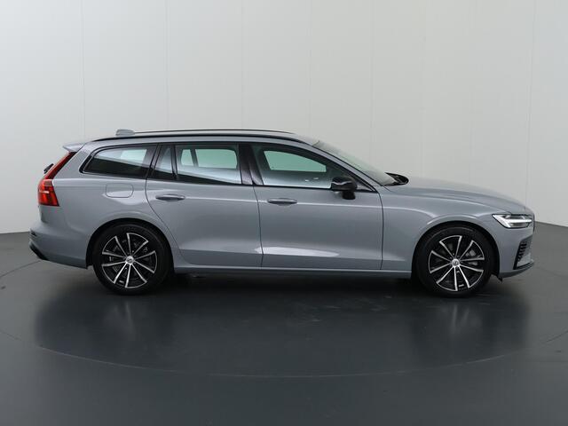 Volvo V60 2.0 T8 Plug-in hybrid AWD Plus Dark | Ele.verstelbare stoelen + Geheugen | Navigatie | Camera | Trekhaak | DAB | Adaptieve Cruise Control | Ele. kofferdeksel |