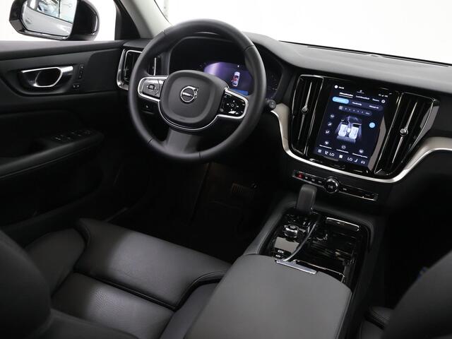 Volvo V60 2.0 T8 Plug-in hybrid AWD Plus Dark | Ele.verstelbare stoelen + Geheugen | Navigatie | Camera | Trekhaak | DAB | Adaptieve Cruise Control | Ele. kofferdeksel |