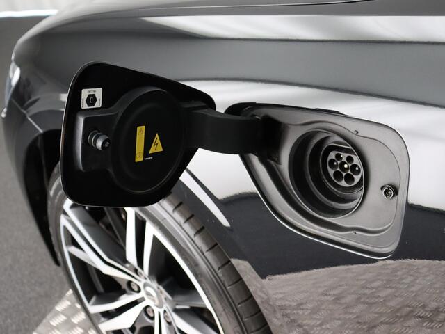 Volvo V60 2.0 T6 Recharge AWD R-Design (Camera / ACC / Elek. achterklep / Stoel-Stuurverw.)