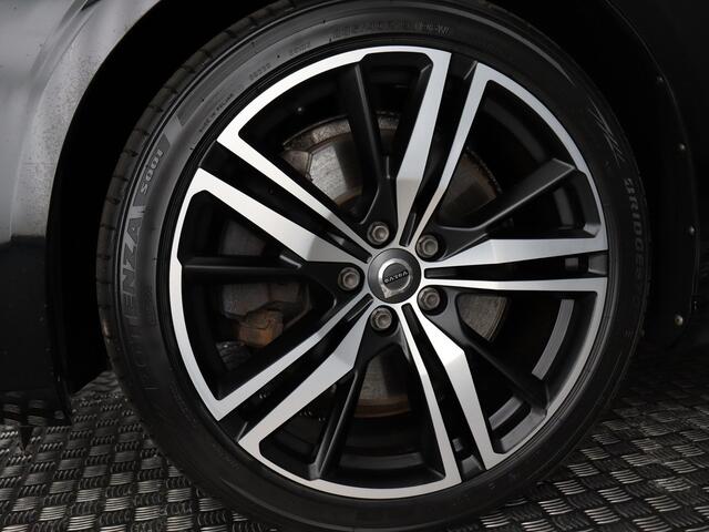Volvo V60 2.0 T6 Recharge AWD R-Design (Camera / ACC / Elek. achterklep / Stoel-Stuurverw.)