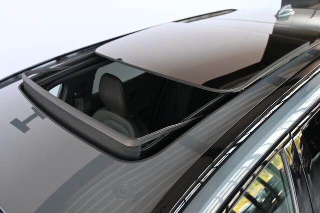Volvo V60 2.0 T8 Plug-in hybrid AWD Plus Bright Panoramdak Stoelverwarming Carplay Led Adaptieve Cruise Clima Lane Assist Camera 100% Onderhouden! Inruil Mogelijk!