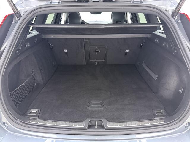 Volvo V60 T8 390PK Automaat Twin Engine AWD R-Design B&W | Panodak | 360 Camera | ACC | Trekhaak | Elektr. stoel