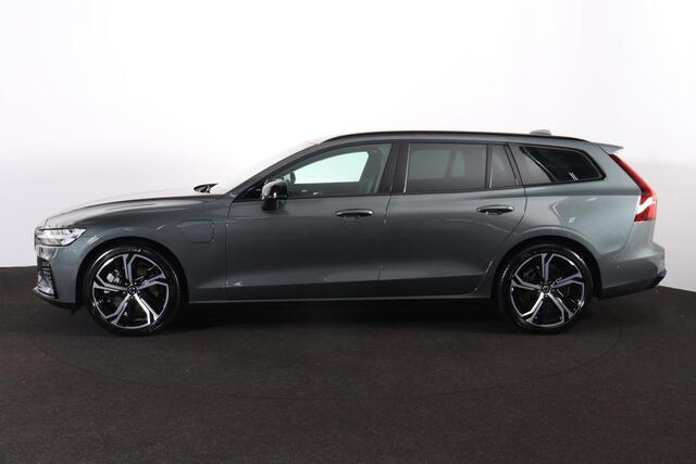 Volvo V60 T8 AWD Plus Dark Performance Edition - IntelliSafe Assist & Surround - Panoramisch schuif-/kanteldak - 360º camera - Harman Kardon - Stoelverwarming voor & achter - Verwarmbaar stuur - Keyless - Parkeersensoren voor & achter - Elektrisch verstelbare voors