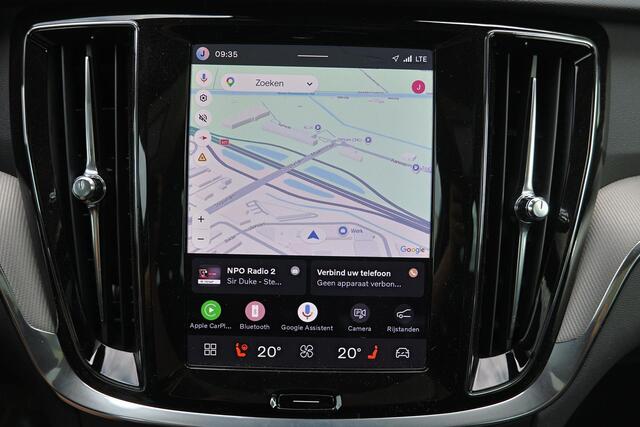 Volvo V60 T8 AWD Plus Dark Performance Edition - IntelliSafe Assist & Surround - Panoramisch schuif-/kanteldak - 360º camera - Harman Kardon - Stoelverwarming voor & achter - Verwarmbaar stuur - Keyless - Parkeersensoren voor & achter - Elektrisch verstelbare voors