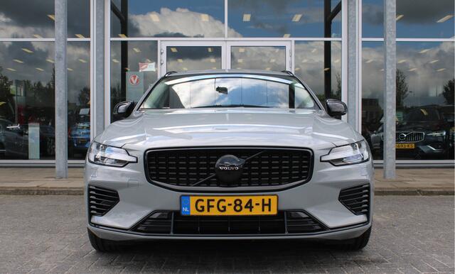 Volvo V60 T8 455PK Automaat Plug-in hybrid AWD Ultra Dark | Head-up | Schuif/kanteldak | Trekhaak | Pilot Assist | BLIS | H&K Audio |