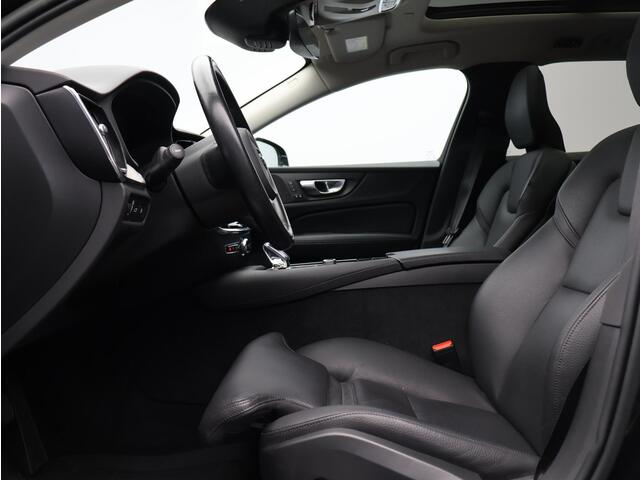 Volvo V60 2.0 T8 Recharge AWD Inscription / Trekhaak / Pan. dak / Privacy glass / Elektr. bed. stoelen / Stoel+stuurwielverwarming