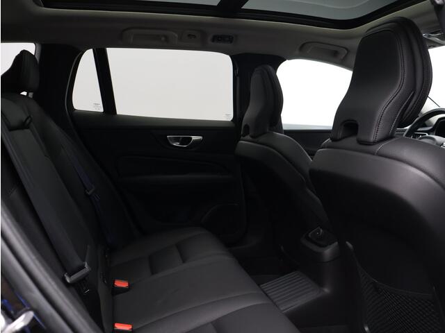 Volvo V60 2.0 T8 Recharge AWD Inscription / Trekhaak / Pan. dak / Privacy glass / Elektr. bed. stoelen / Stoel+stuurwielverwarming