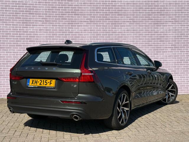 Volvo V60 2.0 T5 Momentum | Trekhaak | Leder | Power Seats | Memory | Apple carplay/Android auto | Stoelverwarming | Cruise Control | Elektr. bedienbare achterklep | 4 Seizoen banden | – foto 3