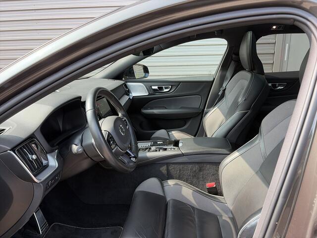 Volvo V60 T8 Twin Engine AWD R-Design / B&W Audio / Head-up / Panoramadak / Polestar Optimalisatie /