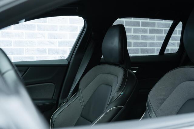 Volvo V60 2.0 T6 Recharge AWD R-Design | Trekhaak | Adaptieve Cruise | 360 Camera | Stoel-/Stuurverwarming | Getint Glas | BLIS | Park Assist |