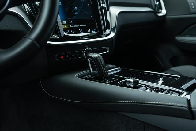 Volvo V60 2.0 T6 Recharge AWD R-Design | Trekhaak | Adaptieve Cruise | 360 Camera | Stoel-/Stuurverwarming | Getint Glas | BLIS | Park Assist |