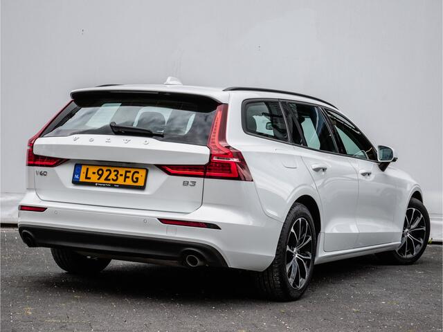 Volvo V60 2.0 B3 Momentum Advantage Trekhaak/ Lederen int./ Stuur+stoelverwarming/ Camera/ DAB+/ Carplay
