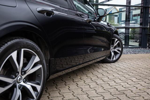Volvo V60 2.0 T6 Recharge AWD R-Design , Panoramadak, Cruise control, Elektrisch verstelbare stoelen met geheugen,